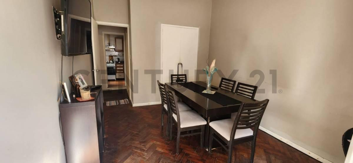 Foto de VENTA DEPARTAMENTO 3 AMBIENTES - 2DO PISO POR ESCALERA - TERRAZA Y, imagen 4