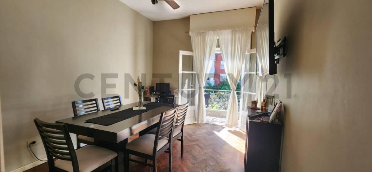 Foto de VENTA DEPARTAMENTO 3 AMBIENTES - 2DO PISO POR ESCALERA - TERRAZA Y, imagen 3