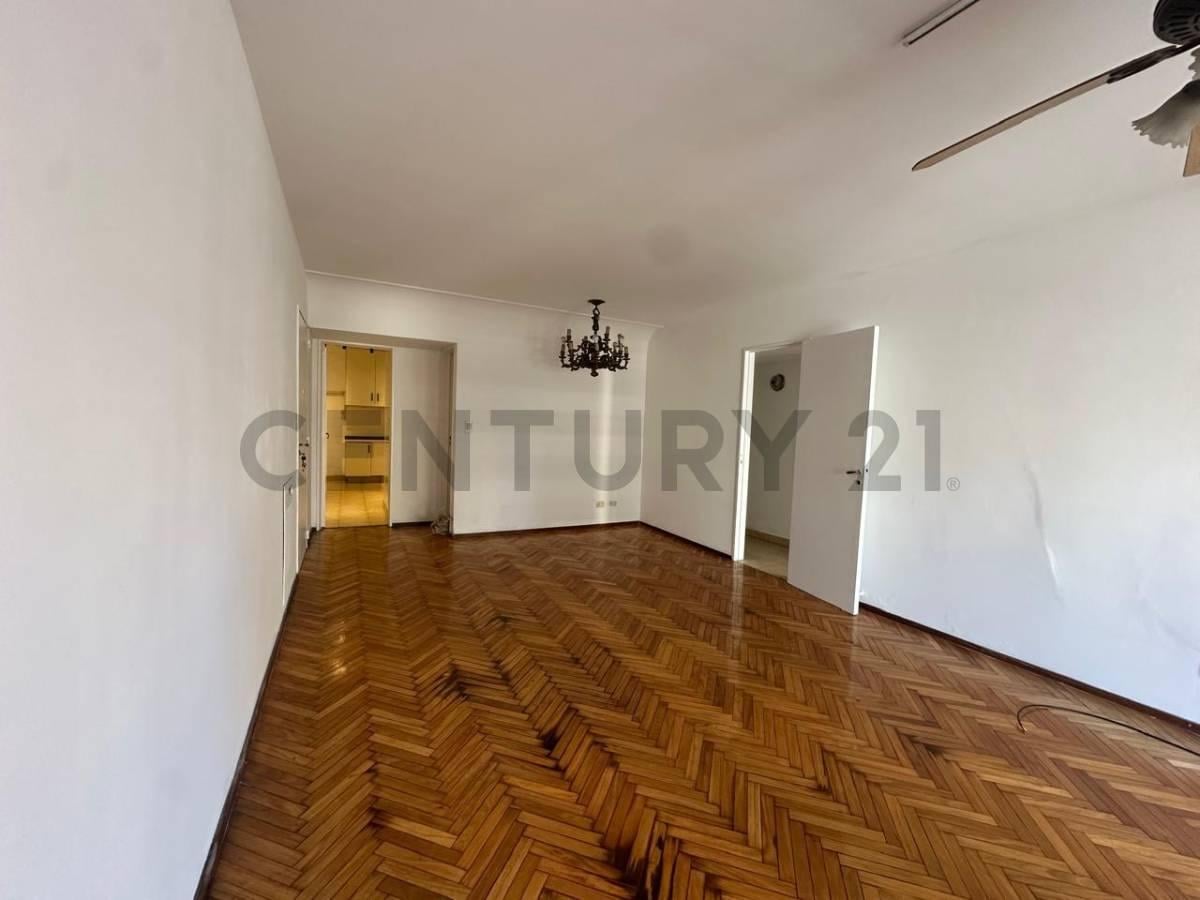 Foto de ALQUILER DEPARTAMENTO 4 AMBIENTES C/ DEPENDENCIA Y COCHERA EN BELGRANO, imagen 3