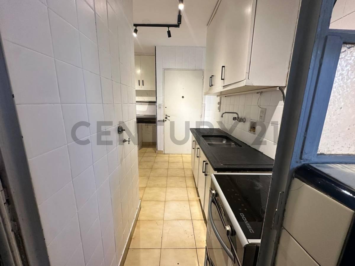 Foto de ALQUILER DEPARTAMENTO 4 AMBIENTES C/ DEPENDENCIA Y COCHERA EN BELGRANO, imagen 4