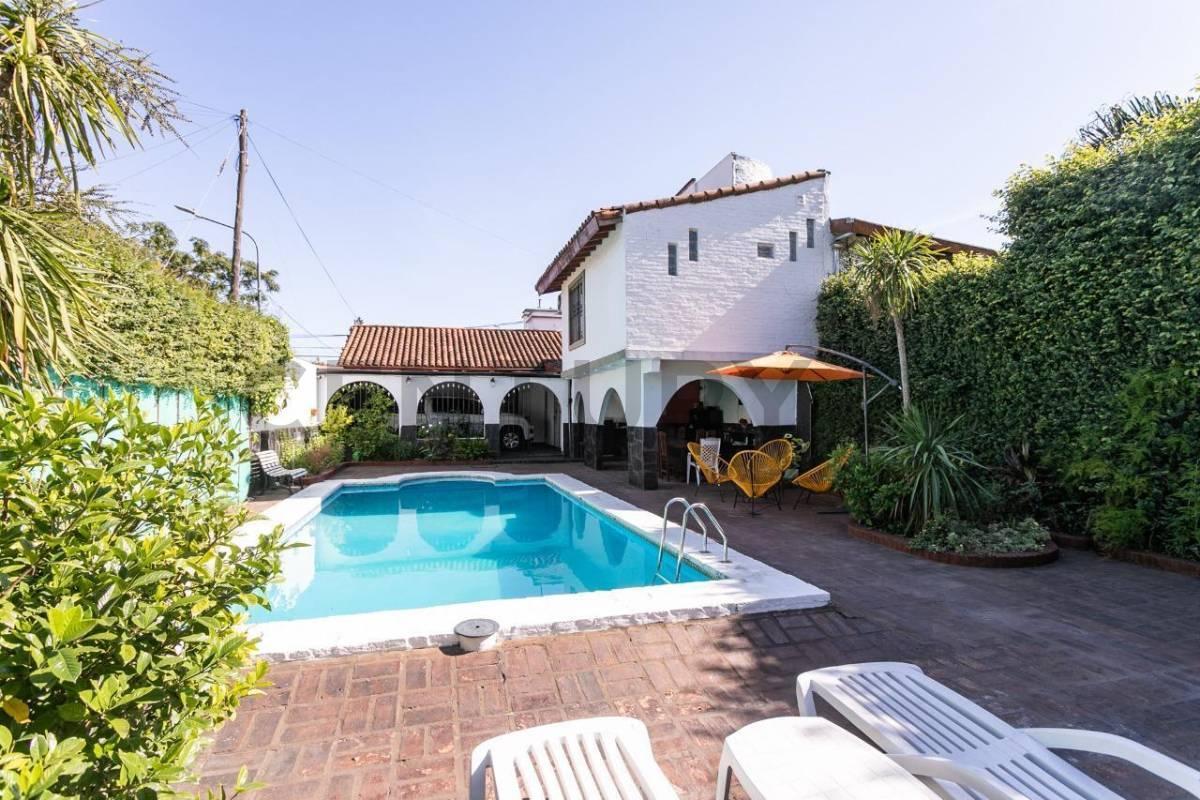 Foto de VENTA CASA 5-6 AMBIENTES GRAL. PACHECO PISCINA QUINCHO COCHERA ACEPTA, imagen 1