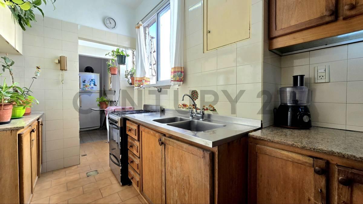 Foto de VENTA DPTO 3 AMB./DEPENDENCIA LUMINOSO CONTRAFRENTE. APTO CRÉDITO AV, imagen 3