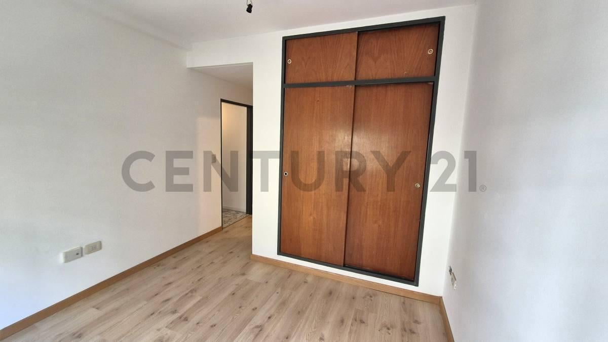 Foto de ALQUILER DEPARTAMENTO 2 AMBIENTES CON BALCON Y COCHERA - AL FRENTE, imagen 3