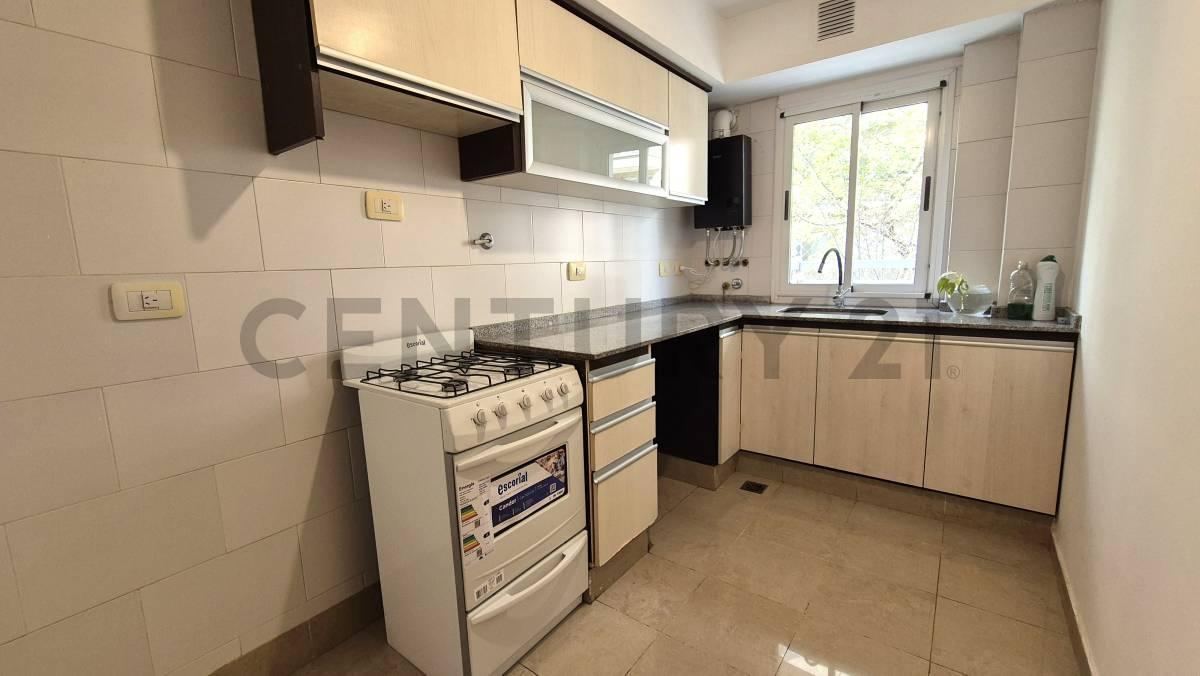 Foto de ALQUILER DEPARTAMENTO 2 AMBIENTES CON BALCON Y COCHERA - AL FRENTE, imagen 1