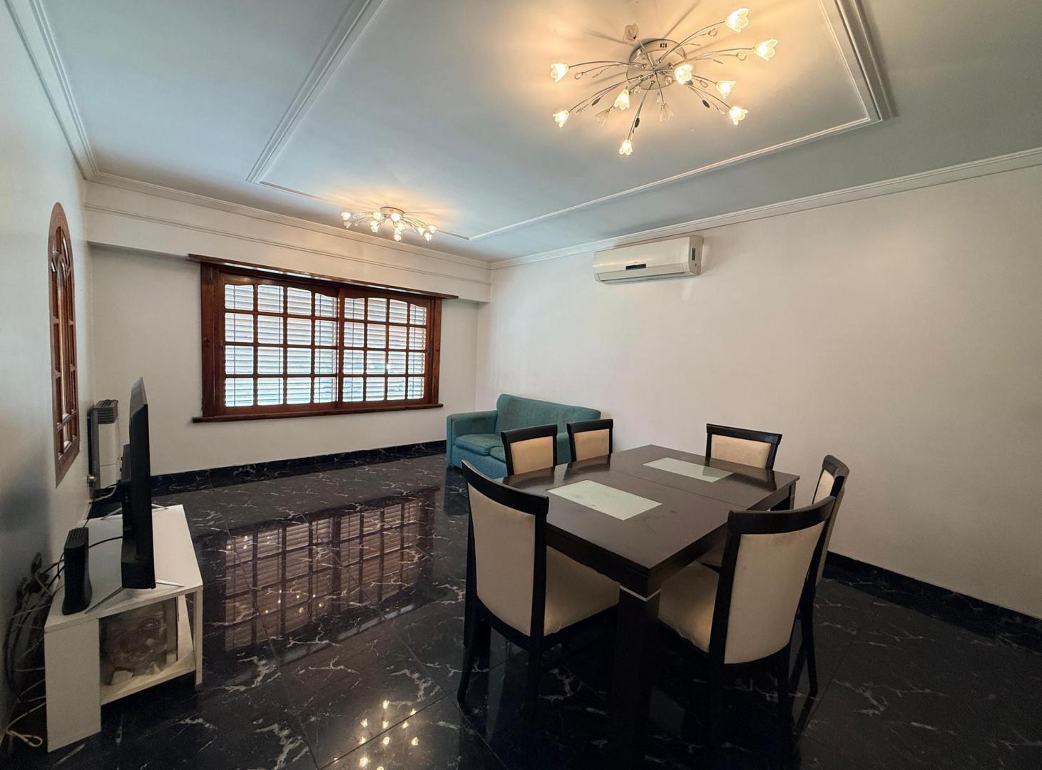 Foto de VENTA CASA 4 AMBIENTES – LANÚS ESTE APTO CRÉDITO- ACEPTA PERMUTA!, imagen 2