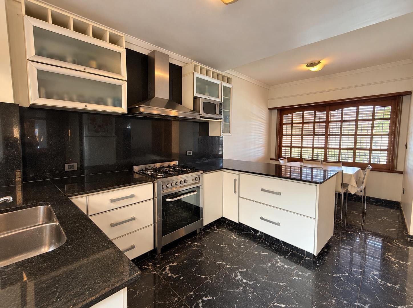 Foto de VENTA CASA 4 AMBIENTES – LANÚS ESTE APTO CRÉDITO- ACEPTA PERMUTA!, imagen 3