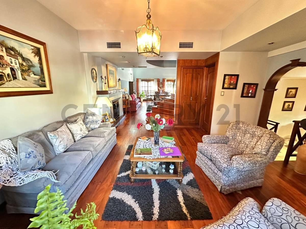 Foto de Casa 5 ambientes de categoría - acepta permuta! VILLA DEVOTO, imagen 2