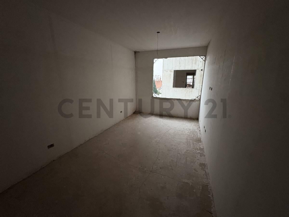 Foto de VENTA DEPARTAMENTO 2 AMBIENTES CON BALCÓN, TOILETTE Y PISCINA, imagen 2