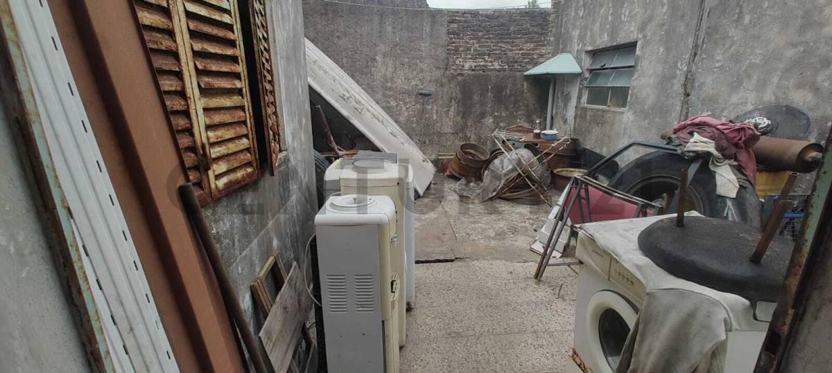 Foto de VENTA CASA 3 AMBIENTES CON COCHERA SOBRE LOTE PROPIO, imagen 4