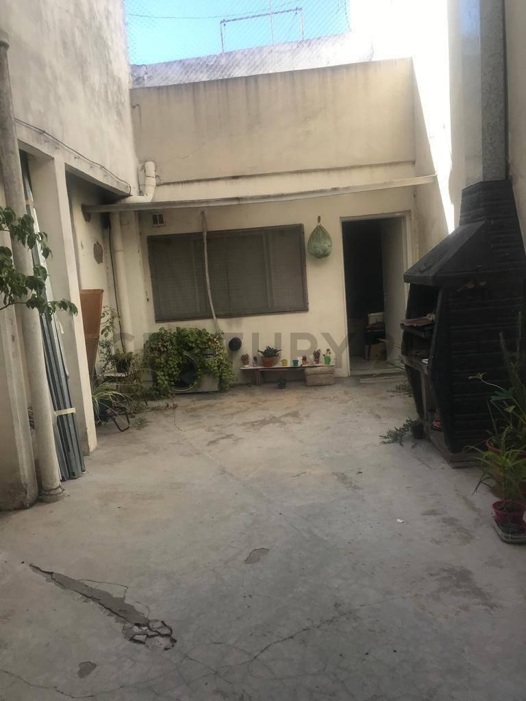 Foto de VENTA PH 4 AMBIENTES P.B.C/ PATIO Y PARRILLA A RECICLAR VILLA G, imagen 2