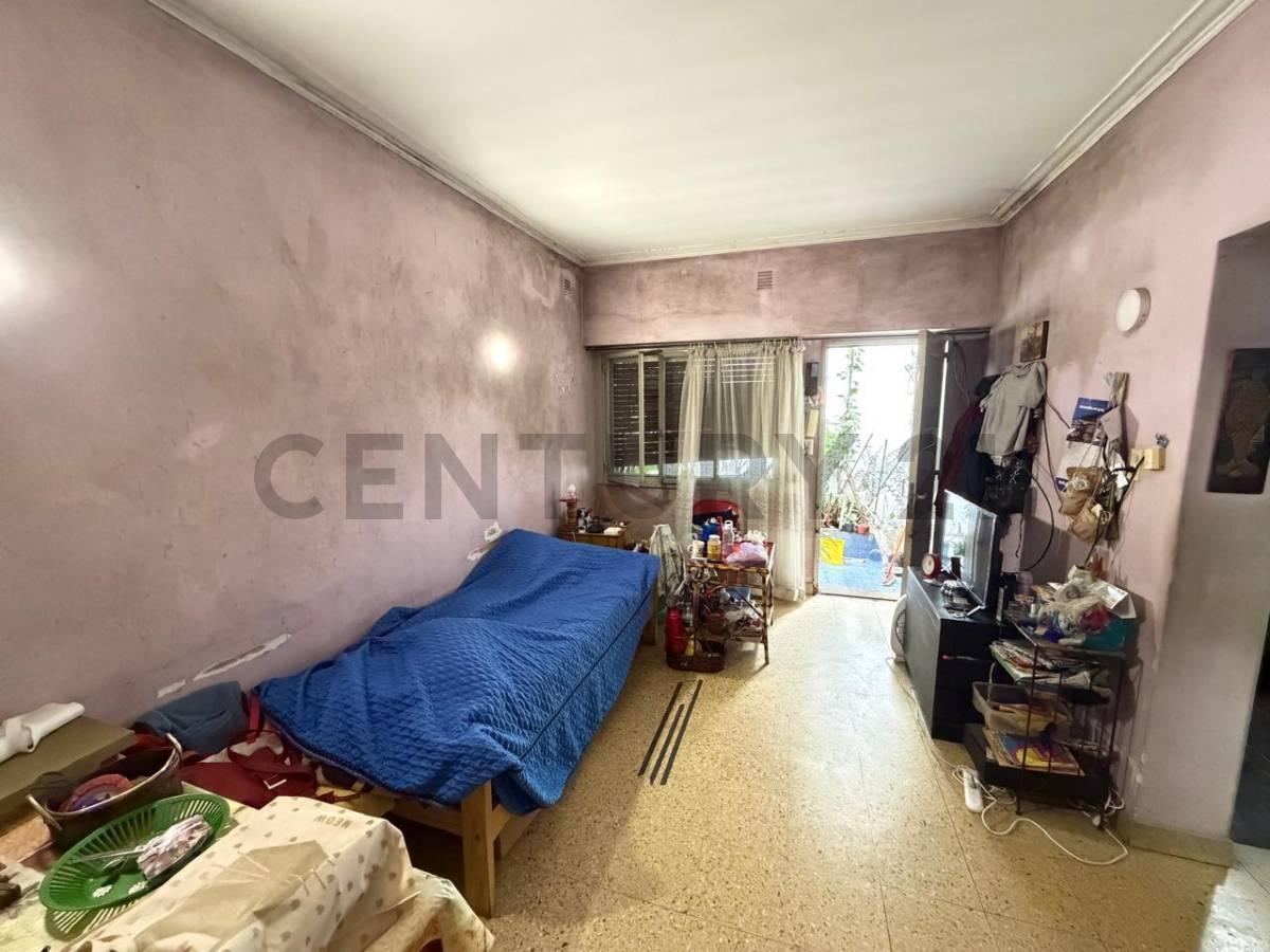 Foto de VENTA PH 2 AMB CON PATIO A RECICLAR EN OLIVOS OPORTUNIDAD !!, imagen 2