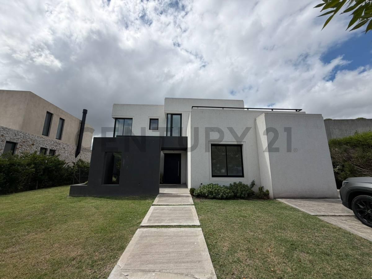 Foto de VENTA CASA DE 6 AMB C/ PILETA - ACEPTA PERMUTA - CANTON BARRIO GOLF, imagen 1