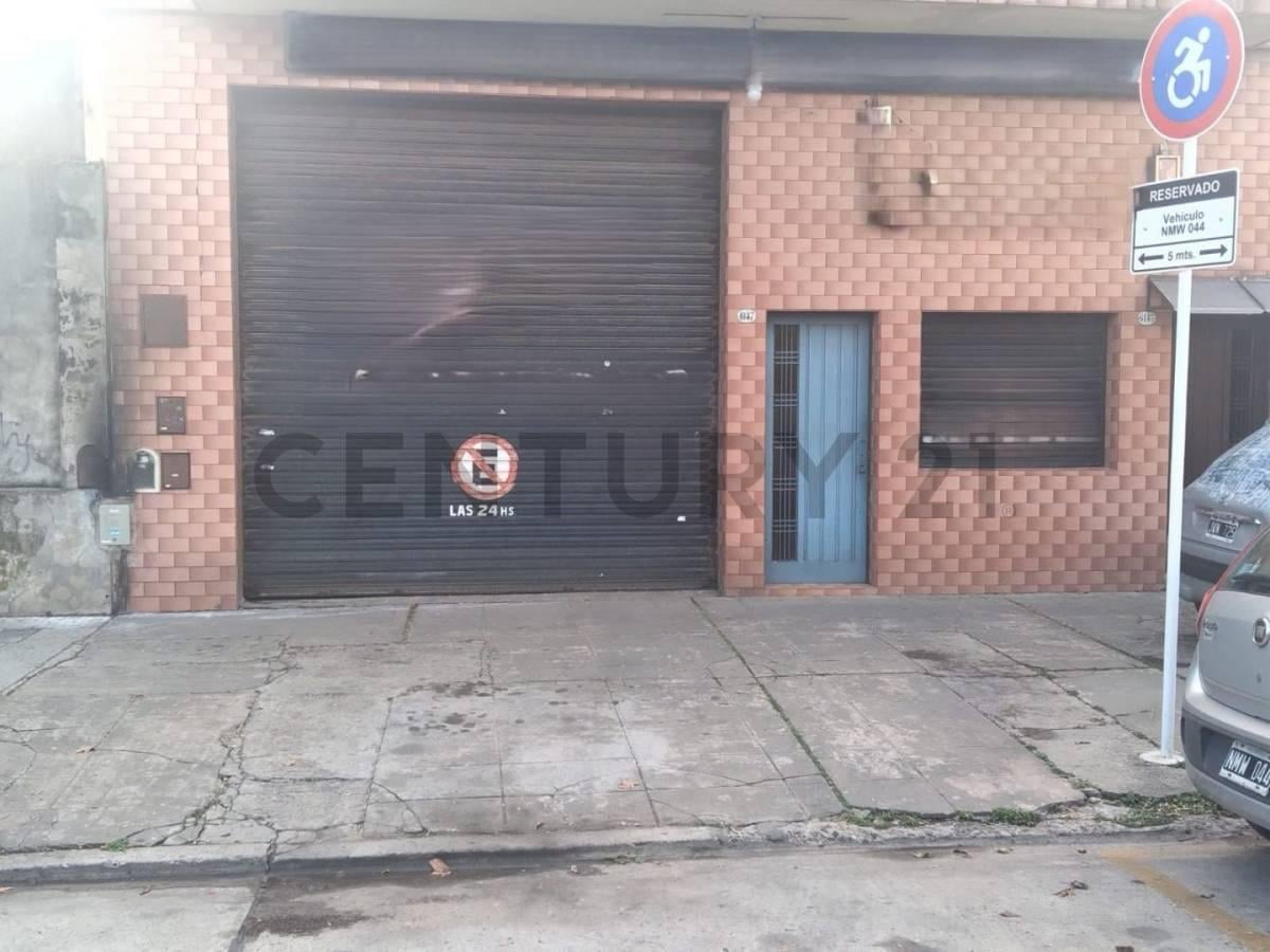Foto de Venta Galpón /Deposito en Versalles, imagen 1