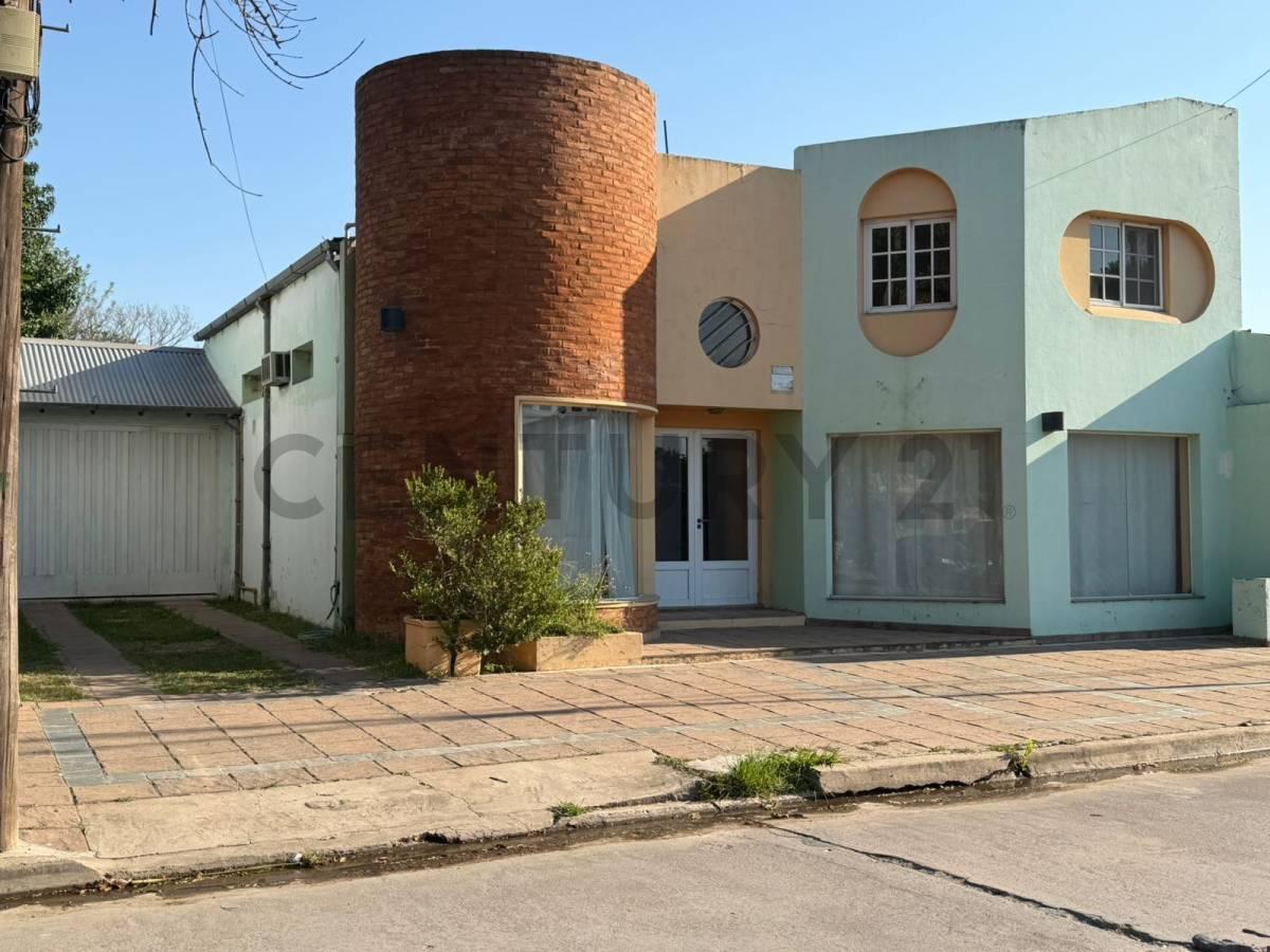 Foto de VENTA CASA 2 PLANTAS 7 AMBIENTES CON LOCAL AL FRENTE -IRIGOYEN 632 SAN, imagen 1