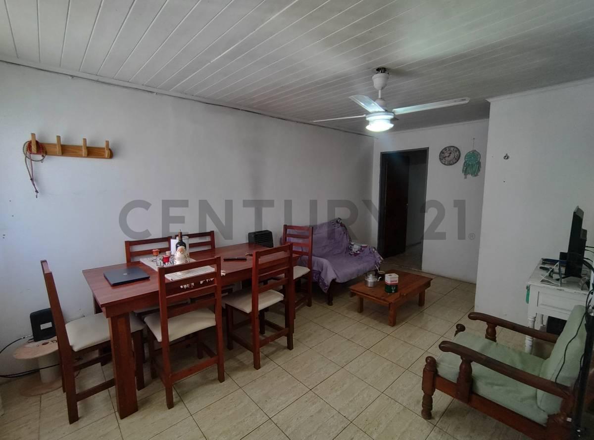 Foto de Venta de Casa 4 Ambientes + Departamento 2 Ambientes en Cañuelas., imagen 2
