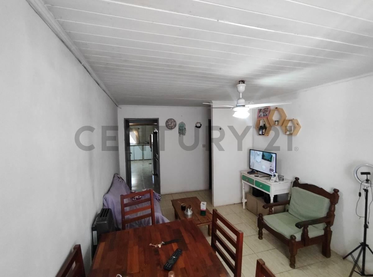 Foto de Venta de Casa 4 Ambientes + Departamento 2 Ambientes en Cañuelas., imagen 1