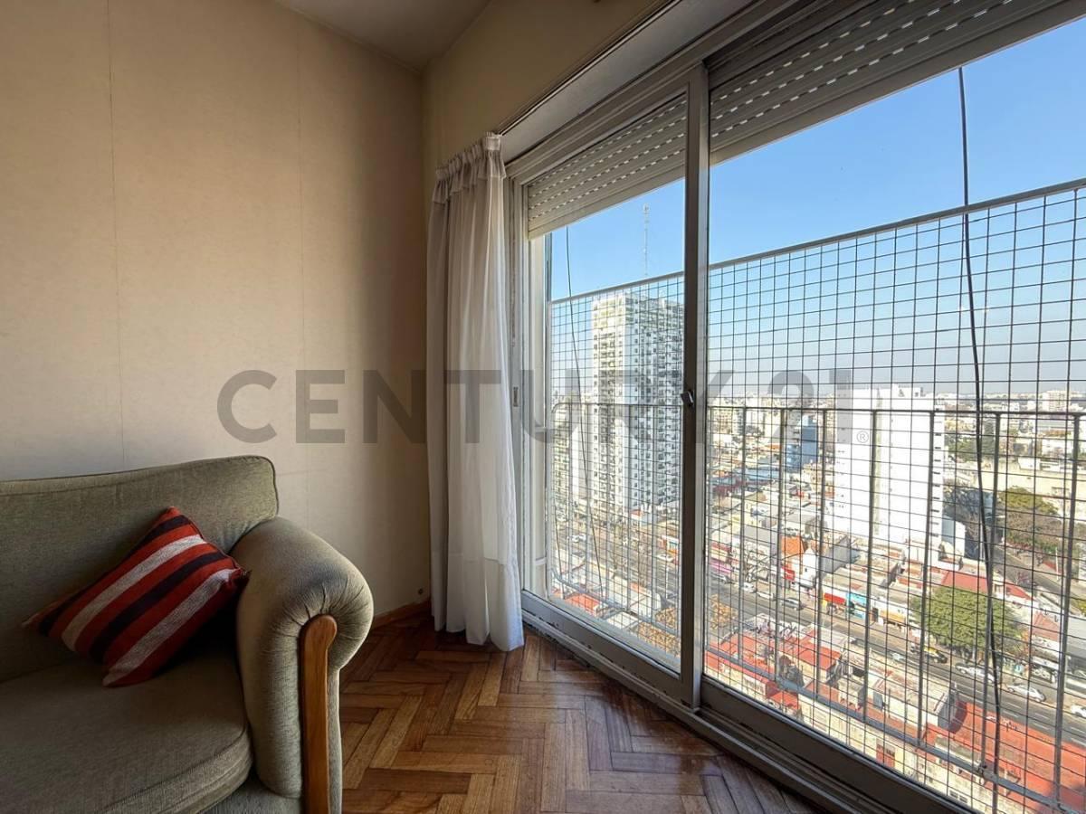 Foto de VENTA DEPARTAMENTO 4 AMBIENTES CON COCHERA FLORESTA, imagen 1