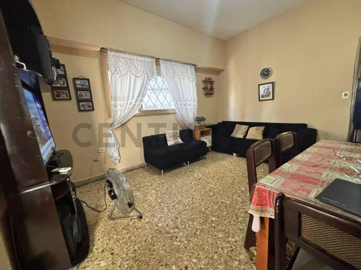 Foto de VENTA PH 3 ambientes con cochera y quincho en Villa Maipú –, imagen 2