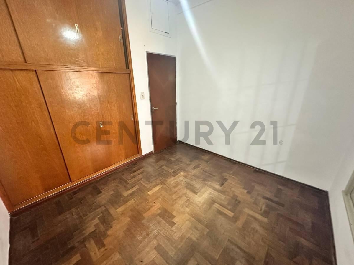 Foto de ACEPTA PERMUTA CASA EN CASEROS NORTE C/COCHERA, PATIO Y TERRAZA!!!!!, imagen 3