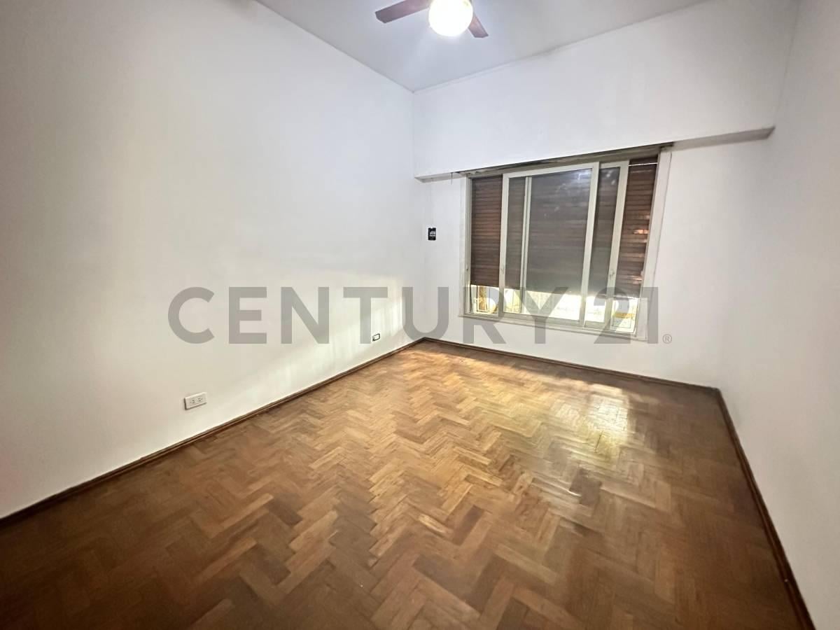 Foto de ACEPTA PERMUTA CASA EN CASEROS NORTE C/COCHERA, PATIO Y TERRAZA!!!!!, imagen 2