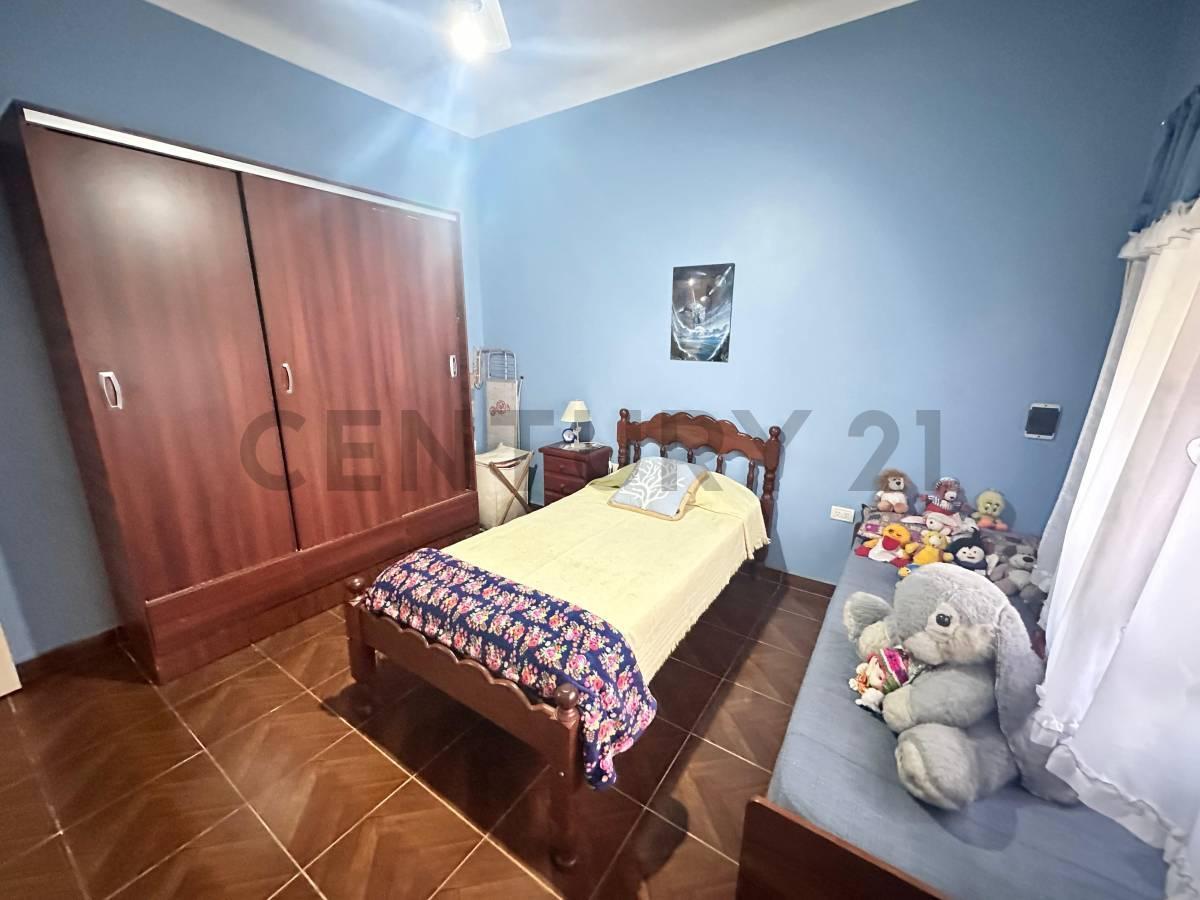 Foto de PH FRENTE C/COCHERA x 2 Y JARDIN y QUINCHO - CASEROS CENTRO, imagen 4