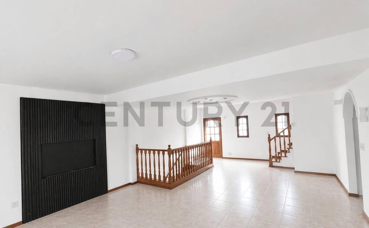 Foto de CASA VENTA RAMOS MEJIA 5 AMBIENTES APTO CREDITO GARAGE PILETA PARQUE, imagen 5