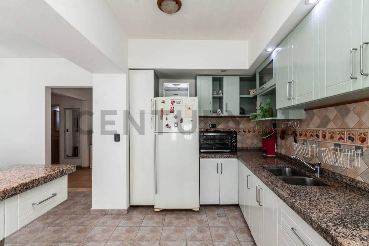 Foto de Venta de Casa 5 Ambientes en Valentín Alsina, Apto crédito!, imagen 2