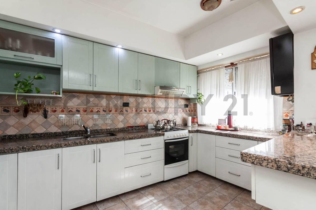 Foto de Venta de Casa 5 Ambientes en Valentín Alsina, Apto crédito!, imagen 3