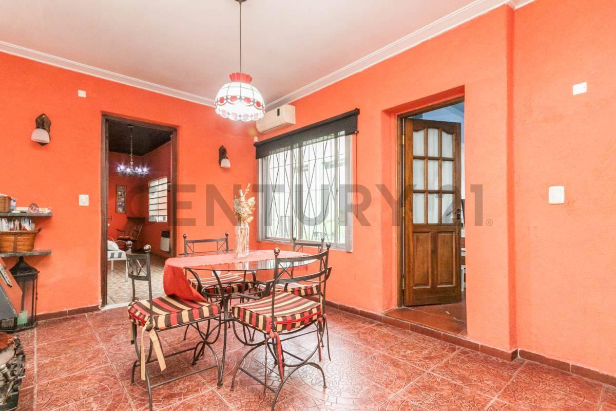 Foto de Venta de Casa 5 Ambientes en Lomas de Zamora!, imagen 1