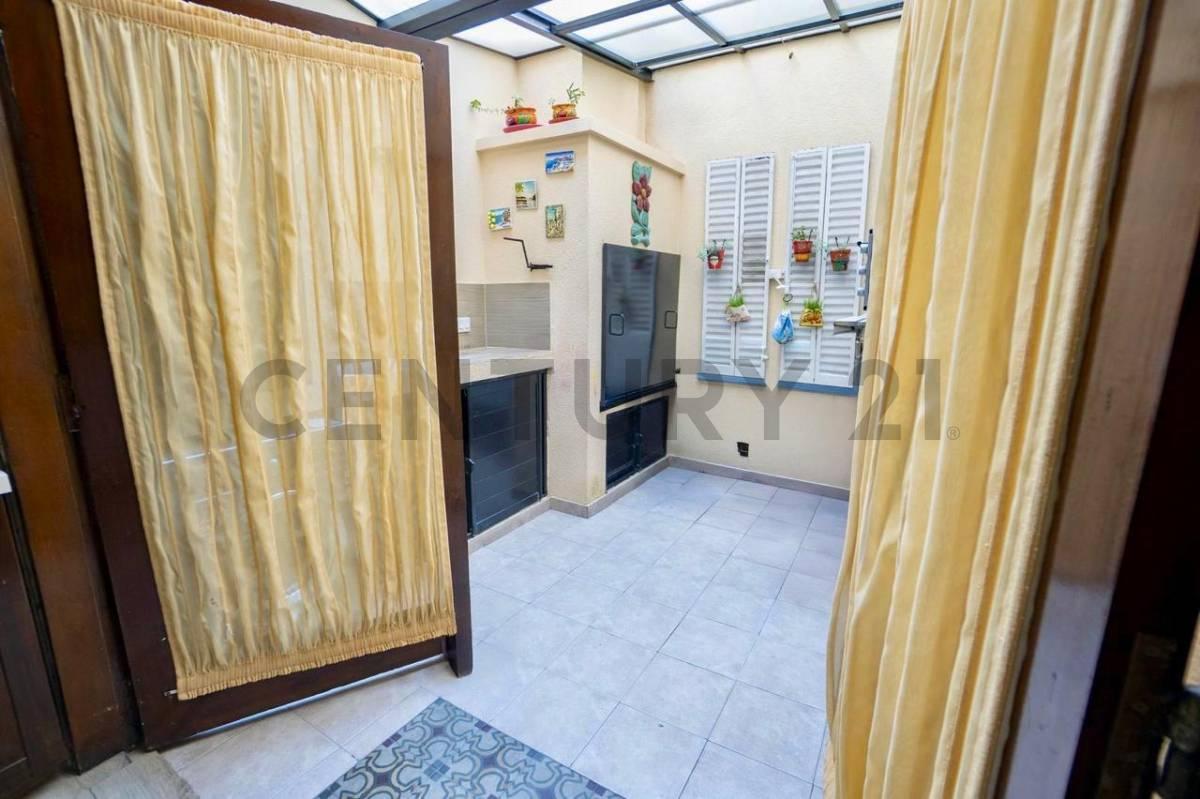 Foto de VENTA DUPLEX 3 AMBIENTES CON COCHERA APTO CRÉDITO COMPLEJO ALVEAR, imagen 2