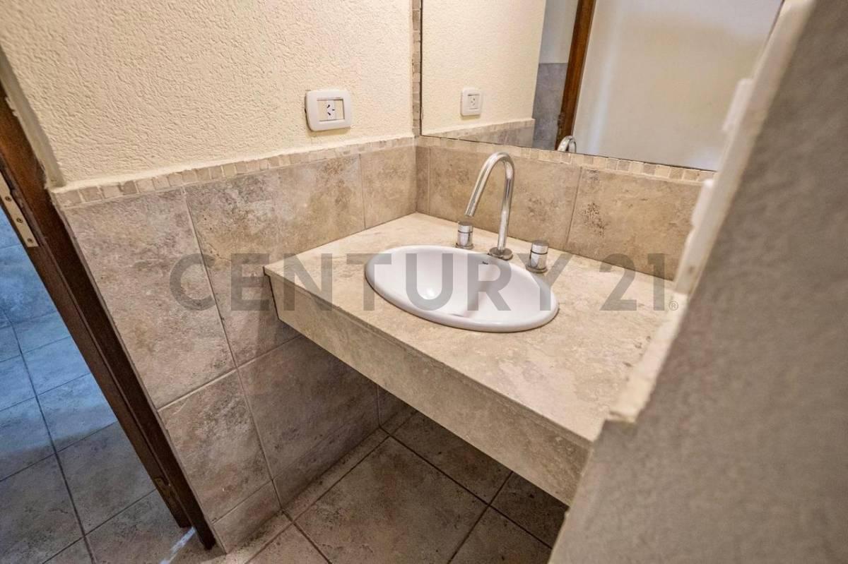 Foto de VENTA DUPLEX 3 AMBIENTES CON COCHERA APTO CRÉDITO COMPLEJO ALVEAR, imagen 3