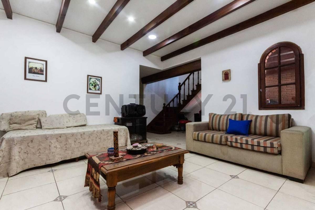Foto de Casa 5 ambientes apto crédito – Ideal familia – Remedios de Escalada, imagen 2