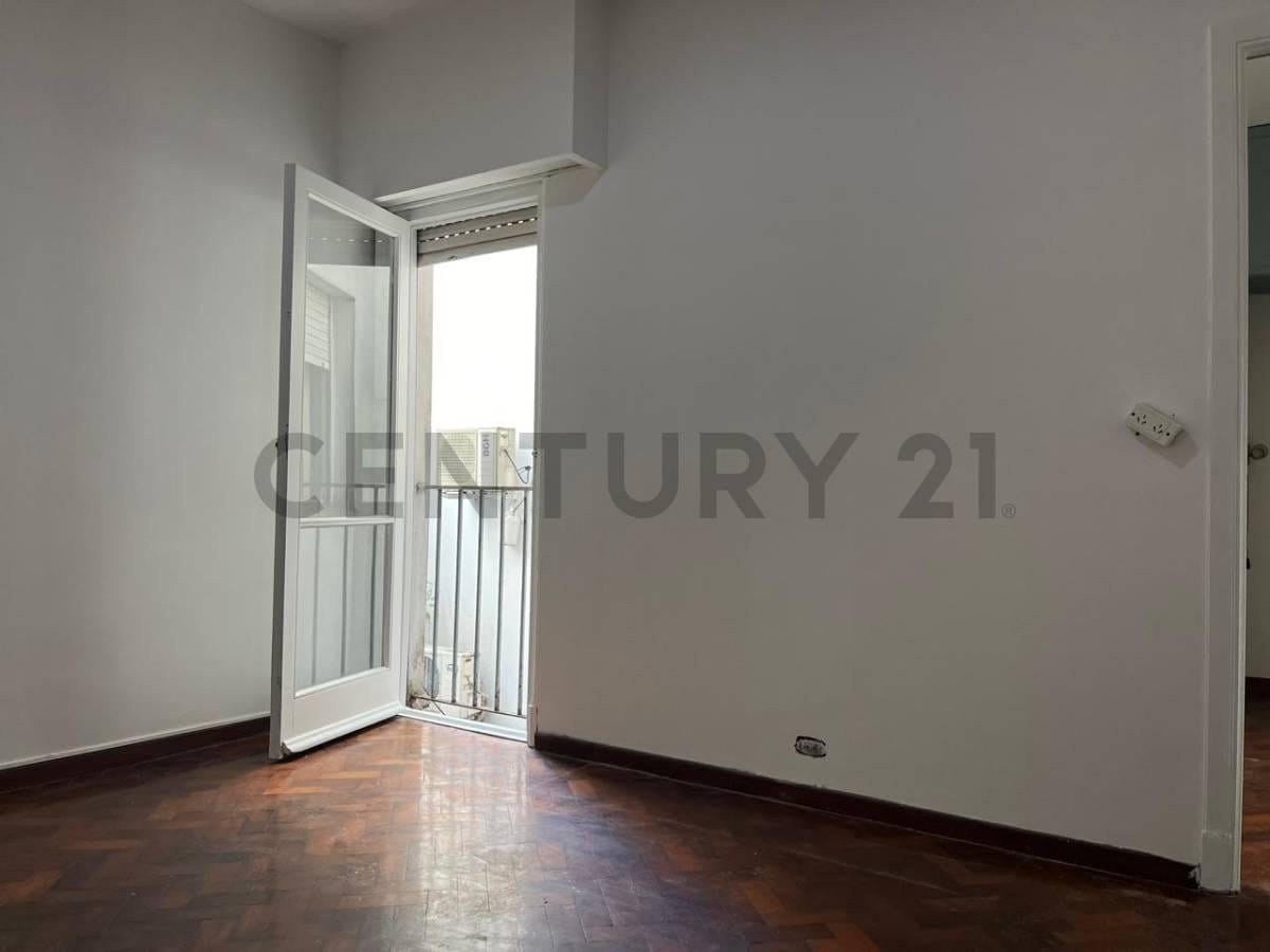 Foto de VENTA 3 AMBIENTES - SAAVEDRA - MUY LUMINOSO Y SILENCIOSO - POR ESCALERA, imagen 3