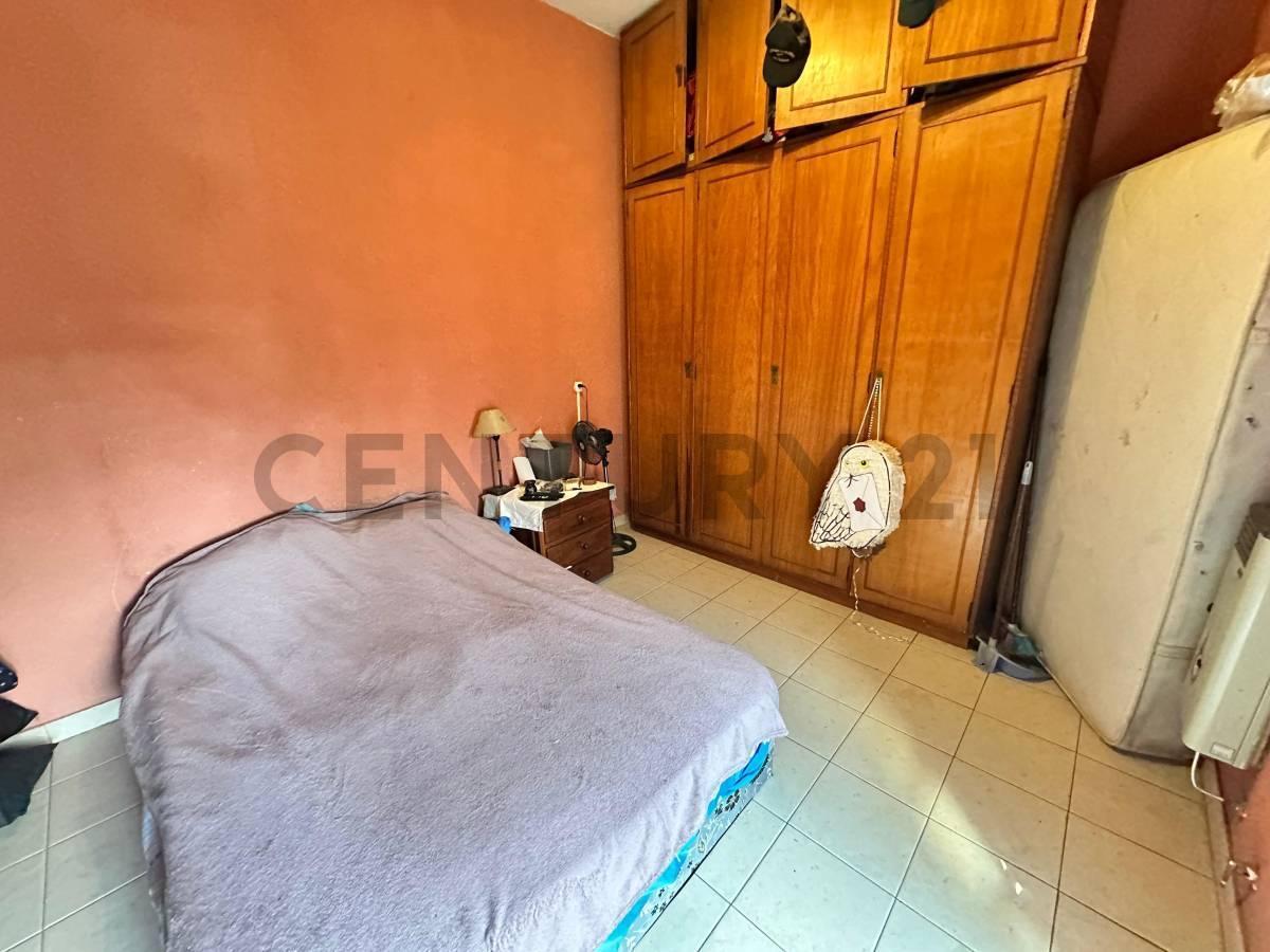 Foto de Casa 4 ambientes en venta en Caseros - GRAN LOTE, imagen 3