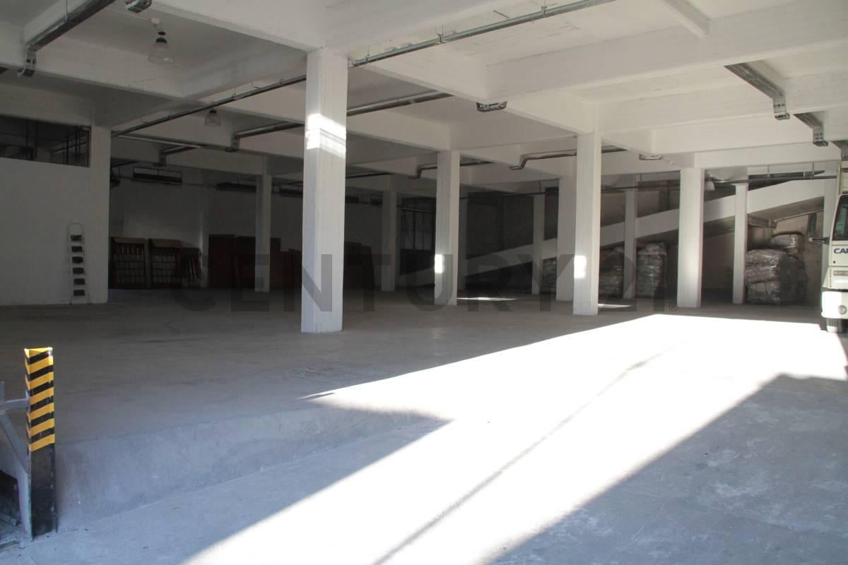 Foto de Galpón industrial en tres plantas – Excelente estado – San Martín, imagen 2