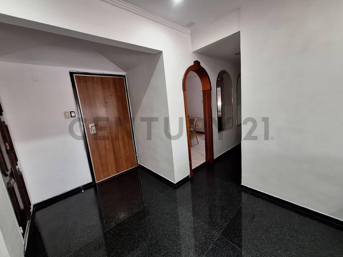 Foto de Departamento 4 Ambientes 157 m² Frente a Plaza Alsina – Apto Crédito, imagen 4