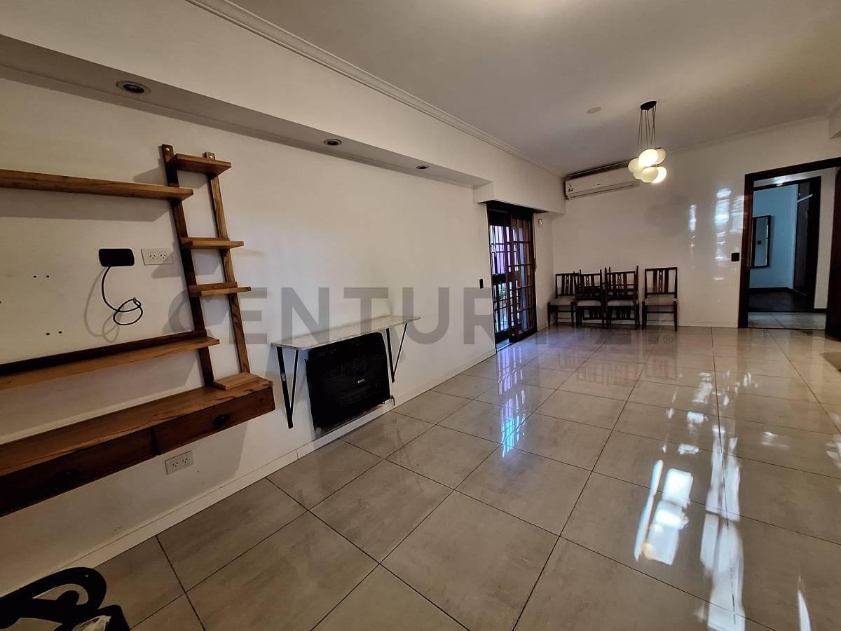 Foto de Casa 3 Ambientes con garage, jardin y Quincho. Apto Crédito!!!!, imagen 3