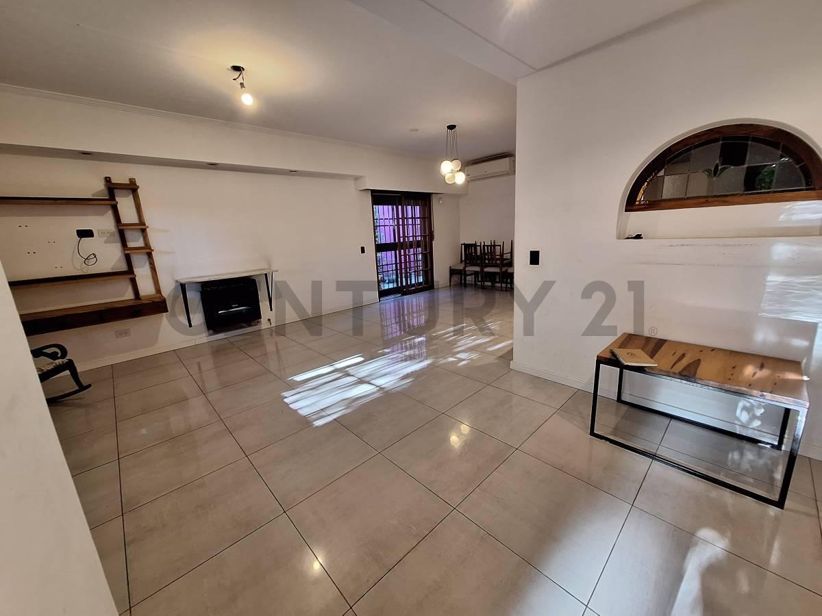 Foto de Casa 3 Ambientes con garage, jardin y Quincho. Apto Crédito!!!!, imagen 4