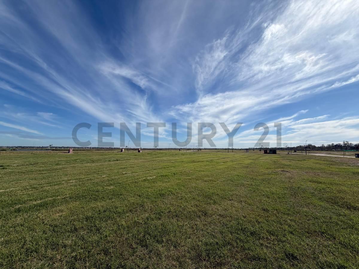 Foto de LOTE EN VENTA – ORILLAS – PUERTOS DEL LAGO, imagen 1