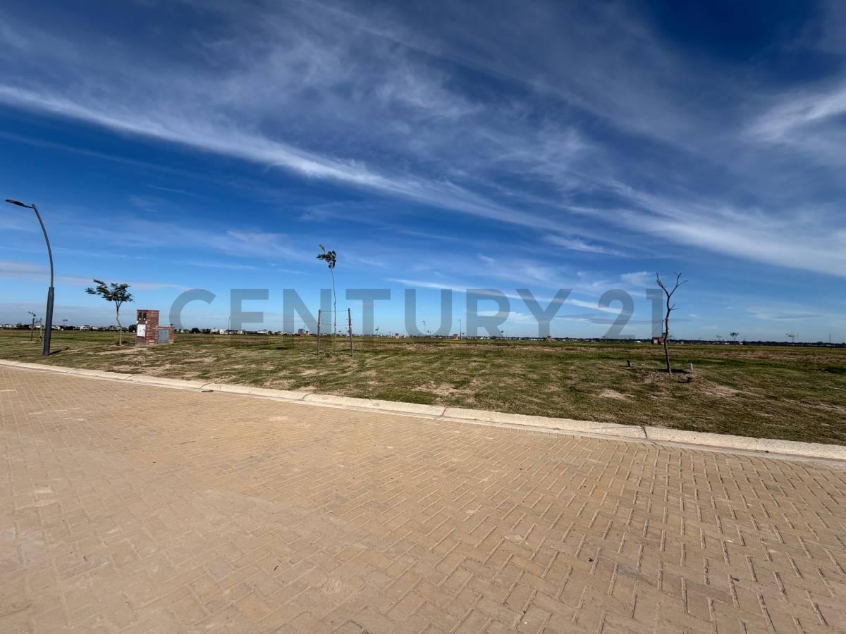 Foto de LOTE EN VENTA – ORILLAS – PUERTOS DEL LAGO, imagen 2