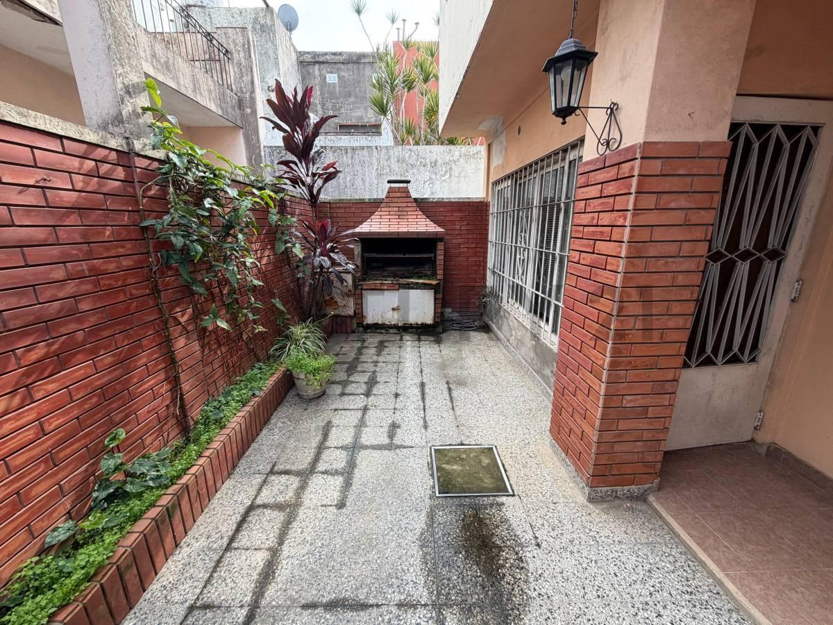 Foto de VENTA PH C/COCHERA RAMOS MEJIA 3 AMBIENTES CON PATIO Y TERRAZA, imagen 1