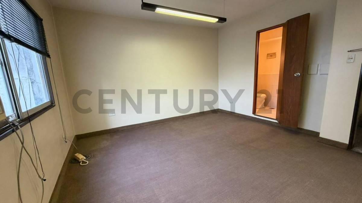 Foto de VENTA DEPARTAMENTO/OFICINA PISO 11 LUMINOSO, imagen 2