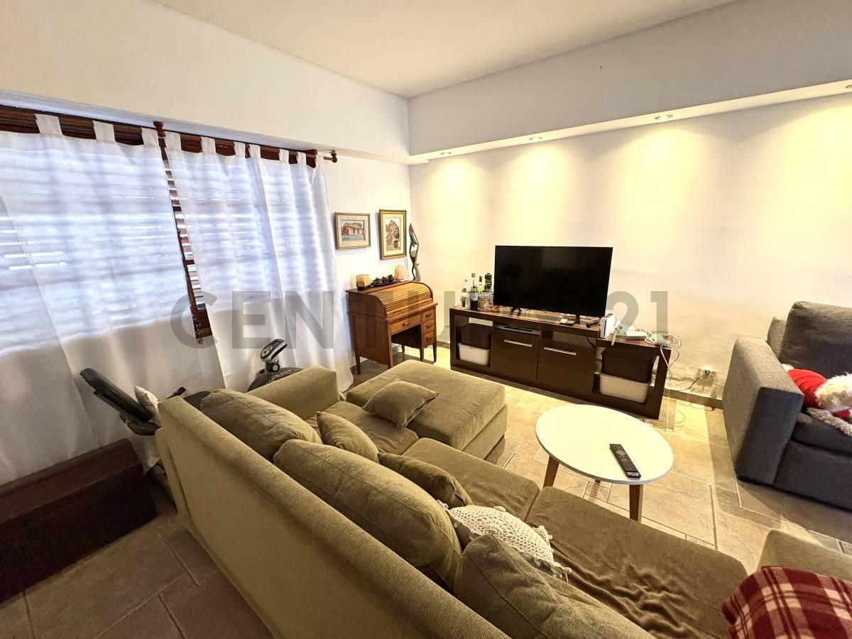 Foto de VENTA CASA 6 AMBIENTES GARAGE TOILLETE PARQUE PISCINA PARRILLA PATIO EN, imagen 3