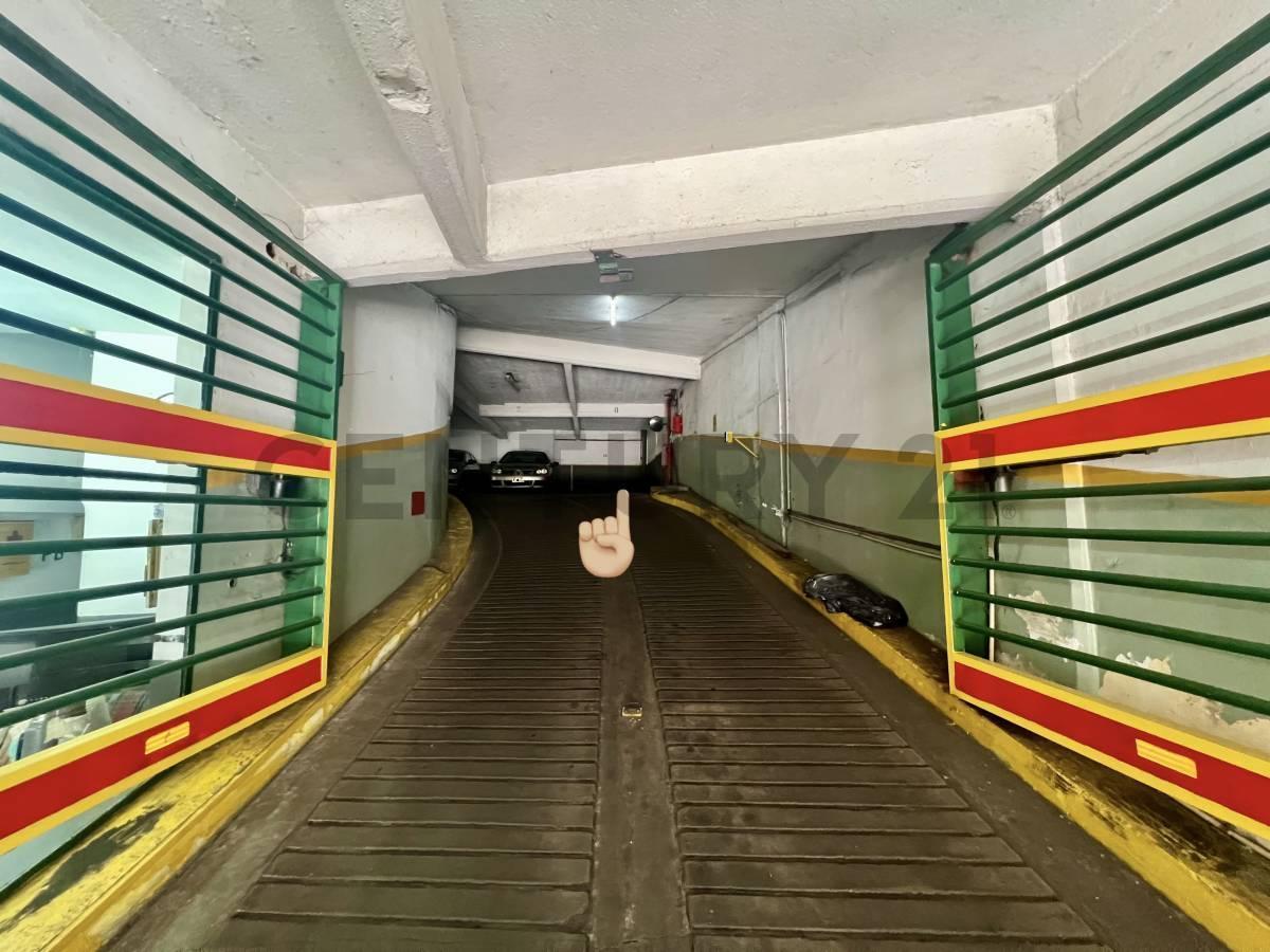 Foto de COCHERA EN VENTA EN RECOLETA - GALLO Y GÜEMES - FÁCIL ACCESO, imagen 2