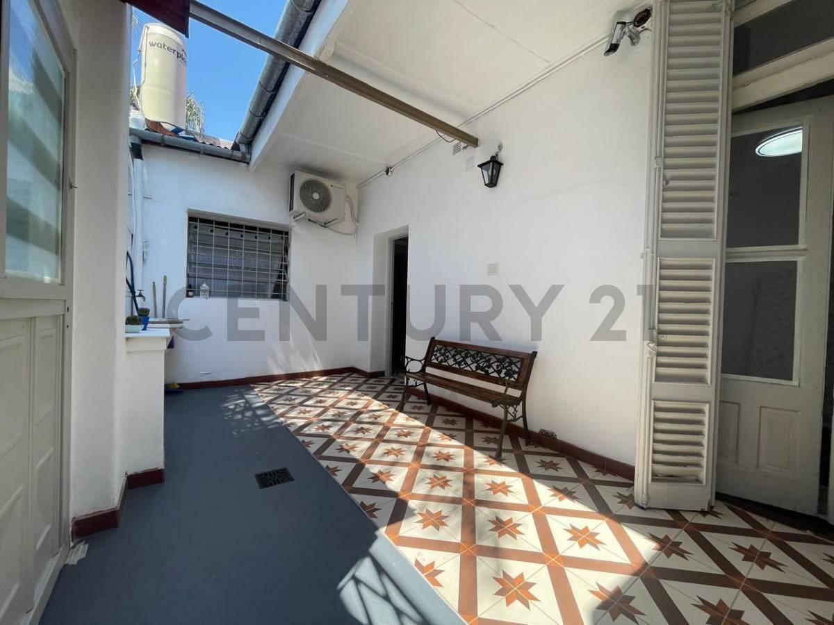 Foto de VENTA PH 3 AMBIENTES CON PATIO EN BANFIELD REFACCIONADO A NUEVO APTO, imagen 2