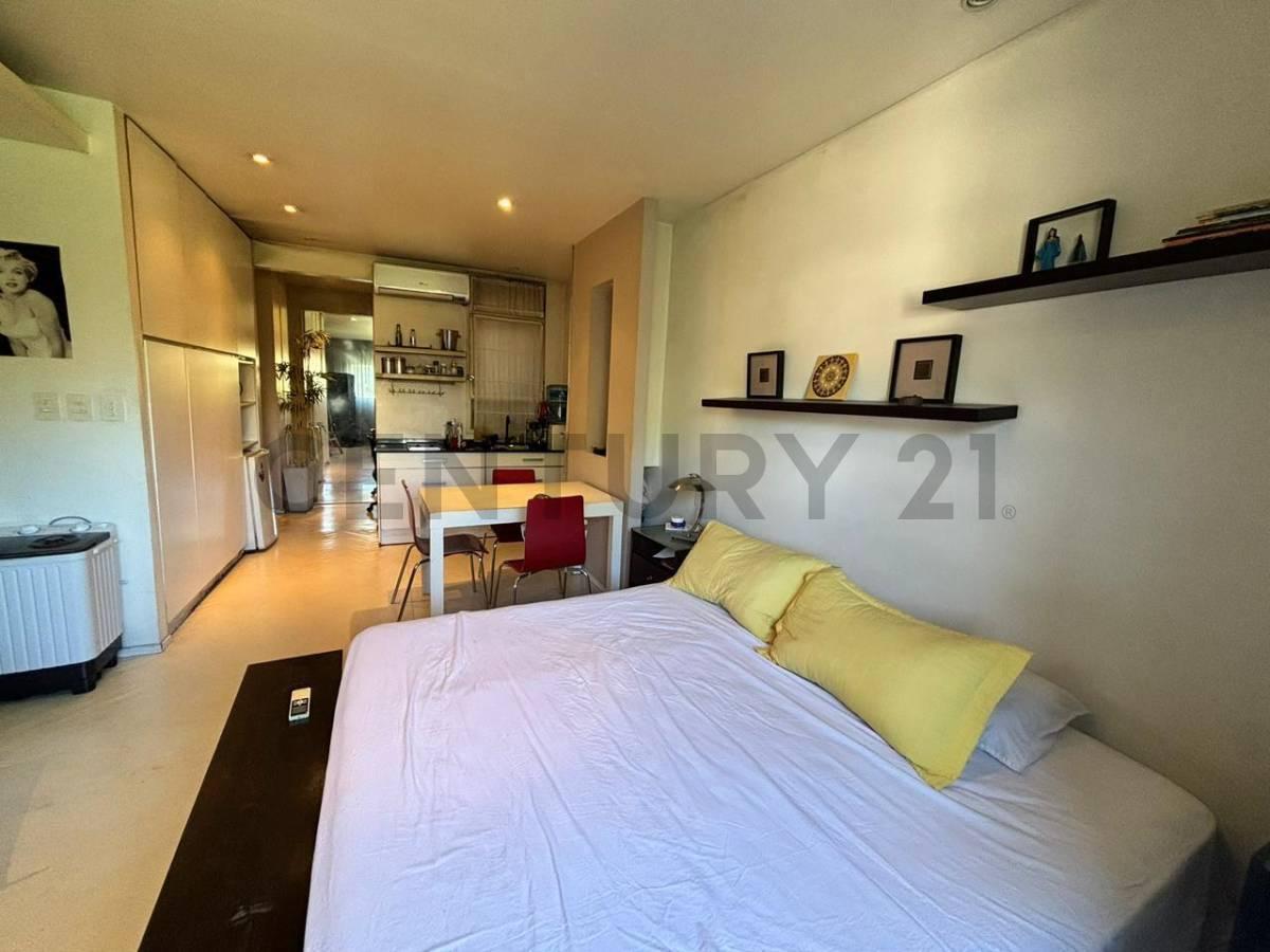 Foto de VENTA MONOAMBIENTE RECICLADO A NUEVO RECOLETA APTO PROFESIONAL, imagen 3
