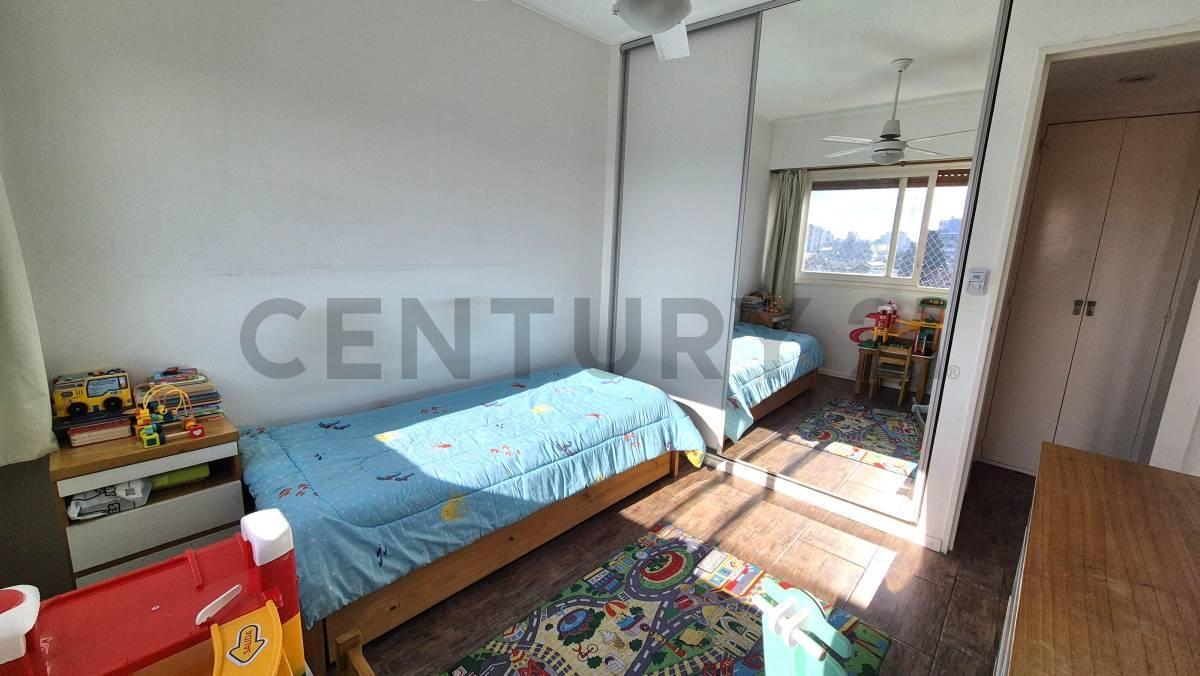 Foto de VENTA 2 AMBIENTES AL FRENTE CON BALCON - RESTAURADO - MUY LUMINOSO - V, imagen 5