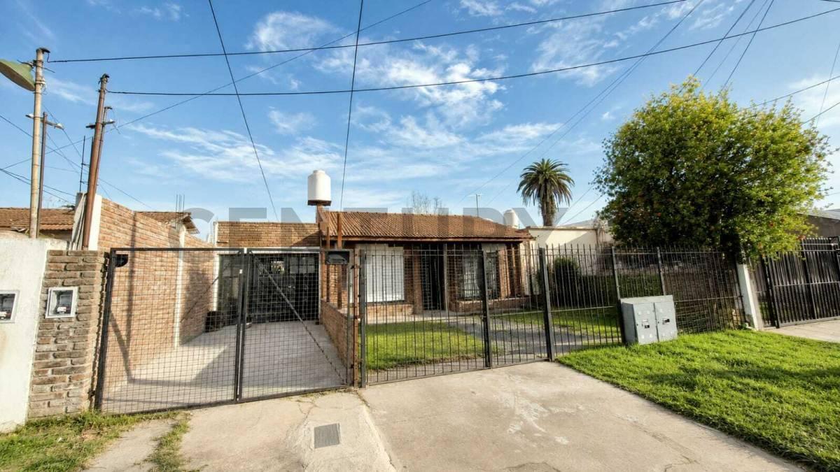 Foto de VENTA 3 CASAS SOBRE LOTE PROPIO CON GARAGE Y PATIO INDIVIDUALES EN, imagen 2
