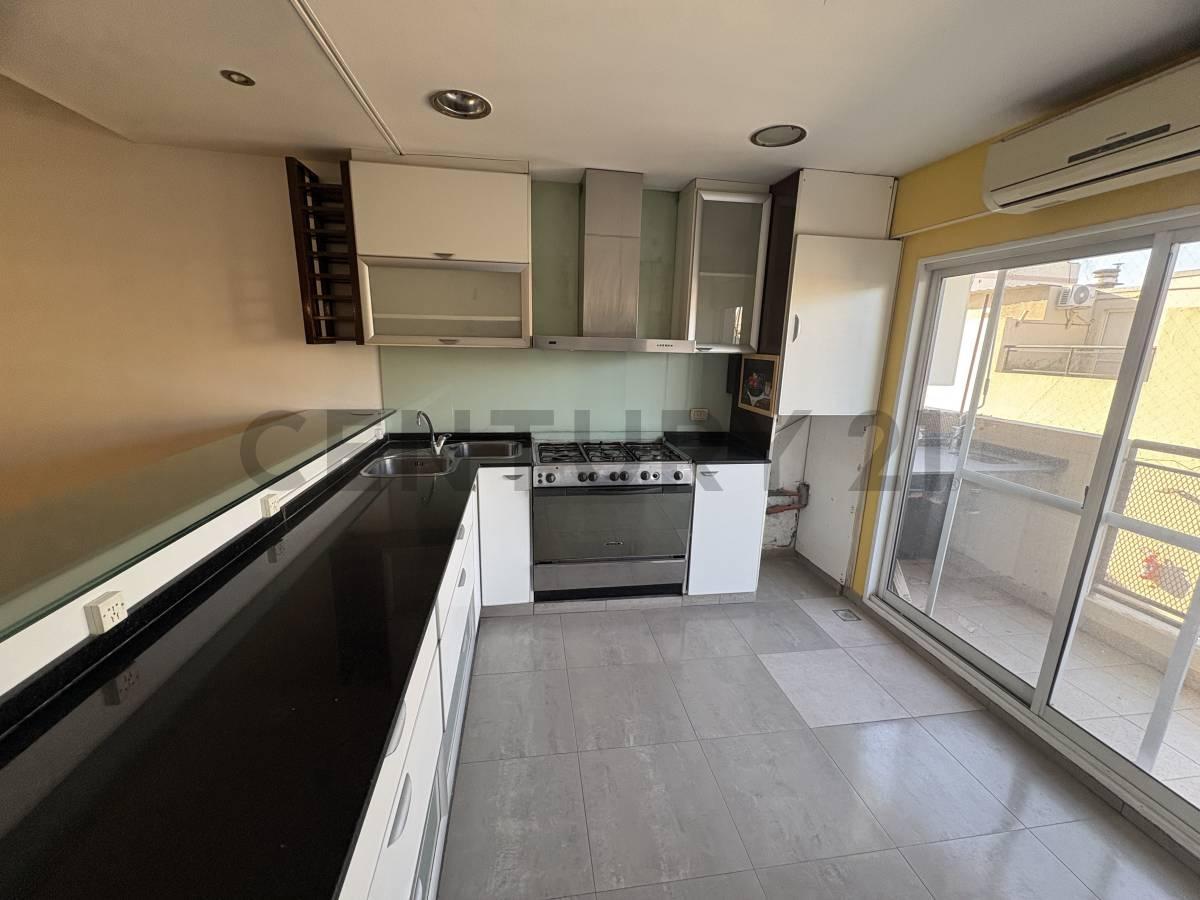 Foto de VENTA DEPARTAMENTO 3 - 4 AMBIENTES CON BALCON VILLA DEVOTO APTO CREDITO, imagen 3