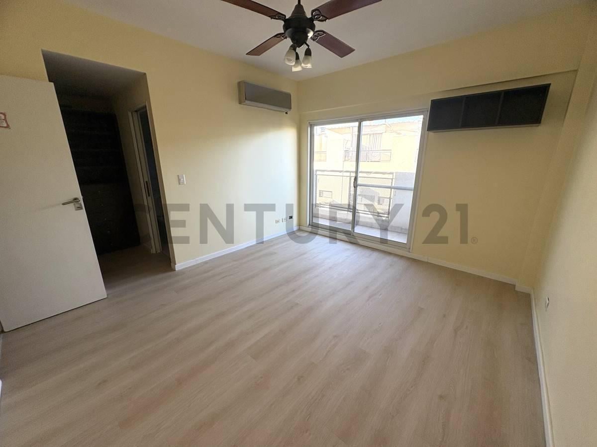 Foto de VENTA DEPARTAMENTO 3 - 4 AMBIENTES CON BALCON VILLA DEVOTO APTO CREDITO, imagen 2